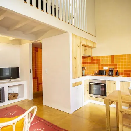 Luxury Studio With Amazing Terrace דירה *